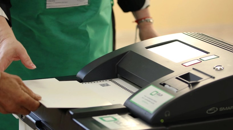 პარლამენტმა დაამტკიცა საარჩევნო კოდექსში ცვლილება, რომლითაც ემიგრანტები უცხოეთში ხმას ვეღარ მისცემენ